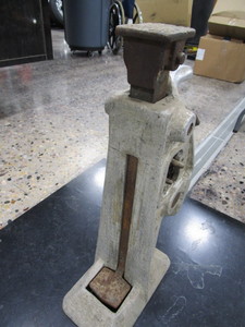 lot 68 image: Alum. House Moving Jack