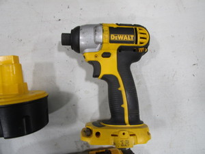 lot 101 image: DeWalt 18v Drill, Driver, Charger & Battery