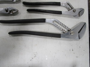 lot 108 image: Adjustable Pliers