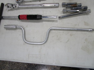 lot 113 image: 38 Drive Ratchets, Extensions