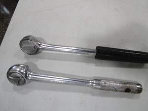 lot 115 image: 12 Drive Ratchets, Breaker Bars, Extensions