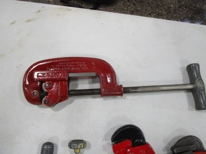 lot 125 image: Pipe Wrenches & Pipe Cutters