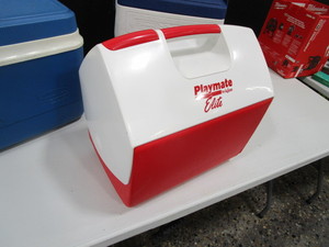 lot 200 image: Coolers