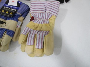 lot 203 image: Gloves
