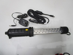 lot 204 image: Flashlights & Bulbs