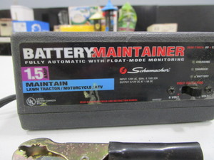 lot 218 image: Battery Tender