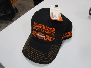 lot 237 image: Harley Davidson Hat & Mugs