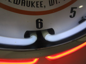 lot 239 image: Harley Davidson Neon Clock