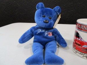 lot 262 image: Dale Jr Mug, Bear, Flask