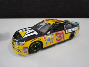 lot 269 image: (2) Ward Burton 124 Diecast
