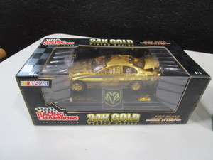 lot 271 image: Ward Burton 124 & 118 Diecast
