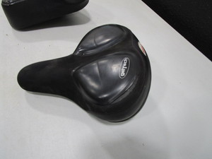 lot 297 image: (2) Bike Seats