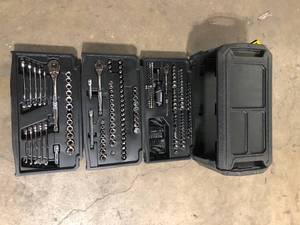 lot 7 image: Husky Mechanics Tool Set (270-Piece) Customer Returns See Pictures