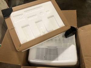 lot 10 image: Vissani 50-Pint Dehumidifier with PumpCustomer Returns See Pictures