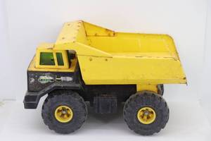 lot 1 image: Tonka Truck