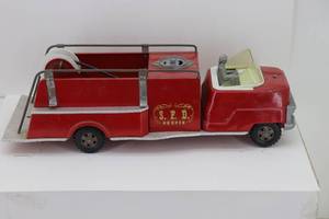 lot 5 image: Vintage SFD Pumper