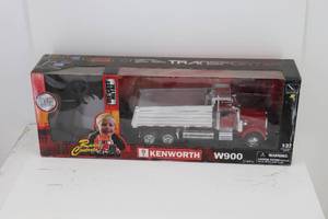 lot 6 image: NewRayKenworth W900 Transporter 132