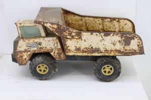 lot 16 image: Nylint Jumbo Dump Truck