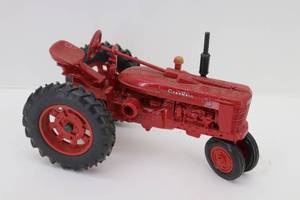 lot 22 image: McCormick Farmall H 8 Diecast