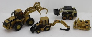lot 32 image: Capatilier Diecast