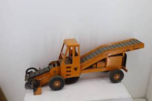 lot 37 image: Hylint Toys Adams Traveloader