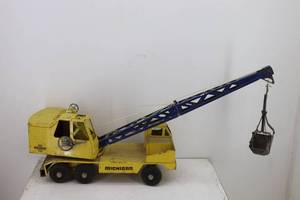 lot 38 image: Hylint Clark Michigan T-24