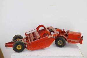 lot 39 image: Charles Wm Doepke The Heil Co Heiliner Earth Mover