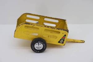 lot 54 image: Nylint Metal Muscle Toy Hauler