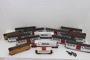 lot 58 image: SOO Line Railroad Electric Car Set