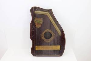 lot 70 image: 1915 Marx Panophone Handmade Harp