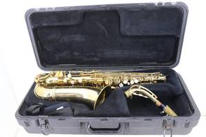 lot 72 image: Bundy Saxophone 7626 & Case