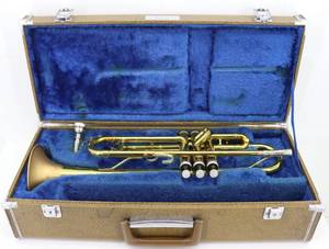 lot 73 image: Yamaha Trumpet