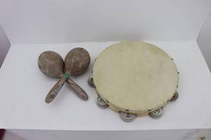 lot 93 image: Vintage Werco 10 Tambourine & Maracas