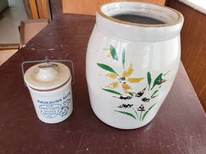 lot 33 image: Stoneware Flower Pot and Kaukauna Klub Small Crock