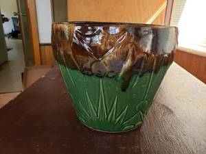 lot 35 image: Vintage Sun & Moon Green & Brown Flower Pot