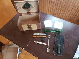 lot 39 image: Vintage Advertising Items and Box