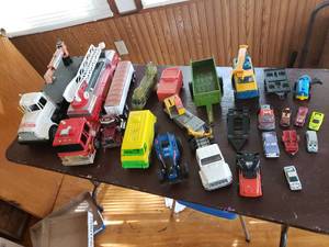 lot 40 image: Large Lot of Cars, Trucks and Trailers