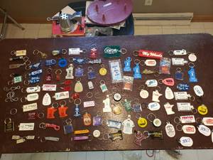lot 82 image: Huge lot of Keychains
