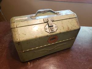 lot 86 image: Vintage Steel Simonsen Tackle Box