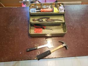 lot 87 image: Vintage Metal Toolbox with Some Tools