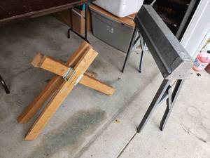 lot 141 image: Sawhorses