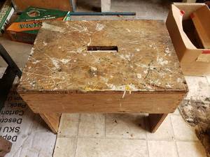lot 182 image: Wood Bench