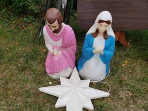 lot 192 image: Mary and Joseph, Star Blow Molds