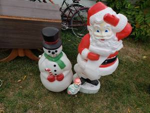 lot 193 image: Santa and Snowman Blow Molds