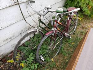 lot 195 image: Lot of 2 Vintage Bikes