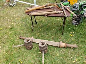 lot 200 image: Vintage Wagon Parts and Neck Yokes