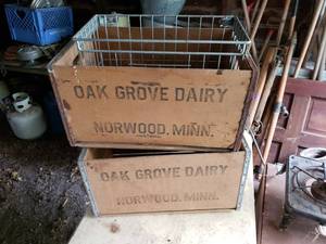 lot 210 image: Oak Grove Dairy Wooden Boxes