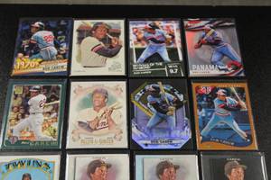 lot 15 image: Rod Carew Minnesota Twins Baseball Card Lot  17 Cards