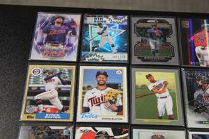 lot 19 image: Byron Buxton Minnesota Twins Baseball Card Lot  20 Cards