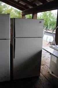 lot 1100 image: Whirlpool Refrigerator Freezer